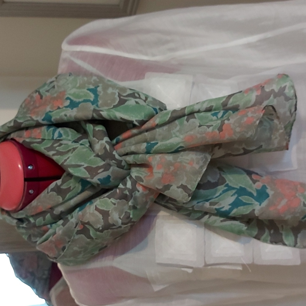Ladies scarf